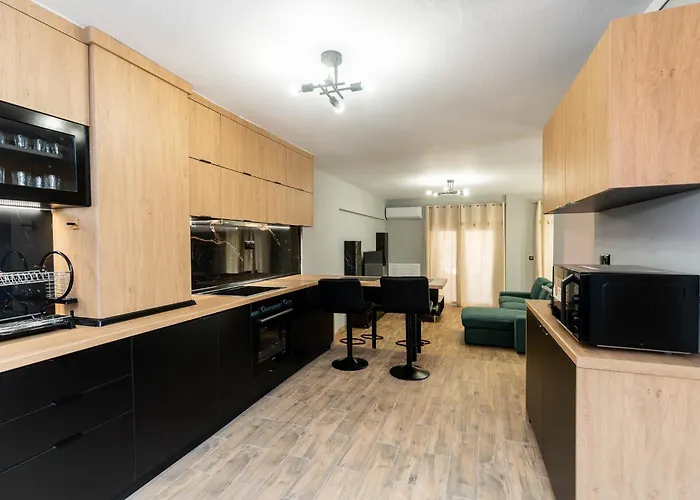 Heated Pool In - Urban Oasis 别墅 塞萨洛尼基