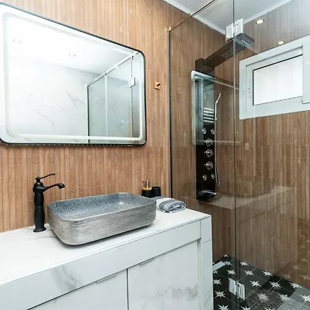 Heated Pool In - Urban Oasis سالونيك